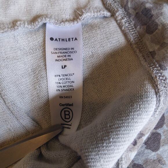 ATHLETA Women's Leopard Print Long Sleeve Top Size LP Tencel Blend Athleisure - Picture 4 of 7